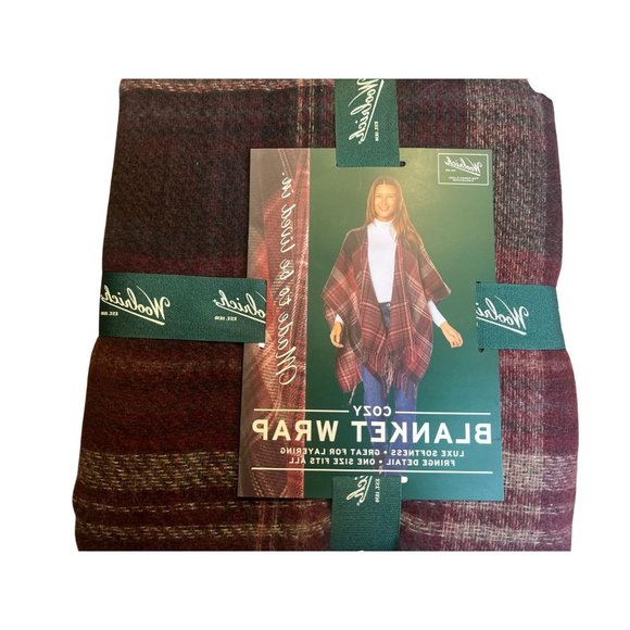 Cozy Woolrich Blanket Wrap With Plaid Pattern In Burgundy & Cream - Picture 1 of 1